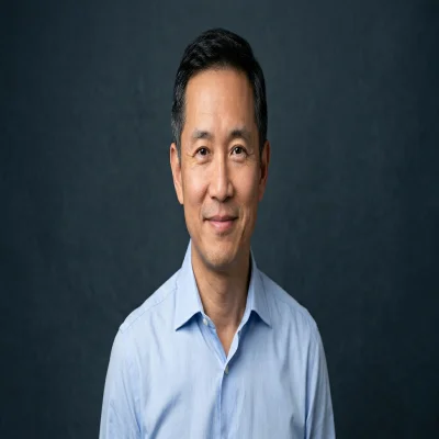 Paweł Zieliński, trener bezpieczeństwa drogowego, portret zespołu 400x400 px, WebP